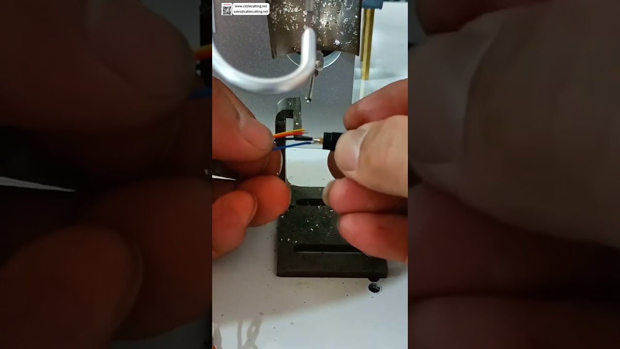 Profesionální poloautomatická páječka pro mikrokonektory – dokonalé mikrosvary i na nejmenších spojích