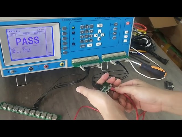 Automatický tester kabelů a kabelových svazků – pro datové kabely a vícestupňové svazky, skladem u výrobce