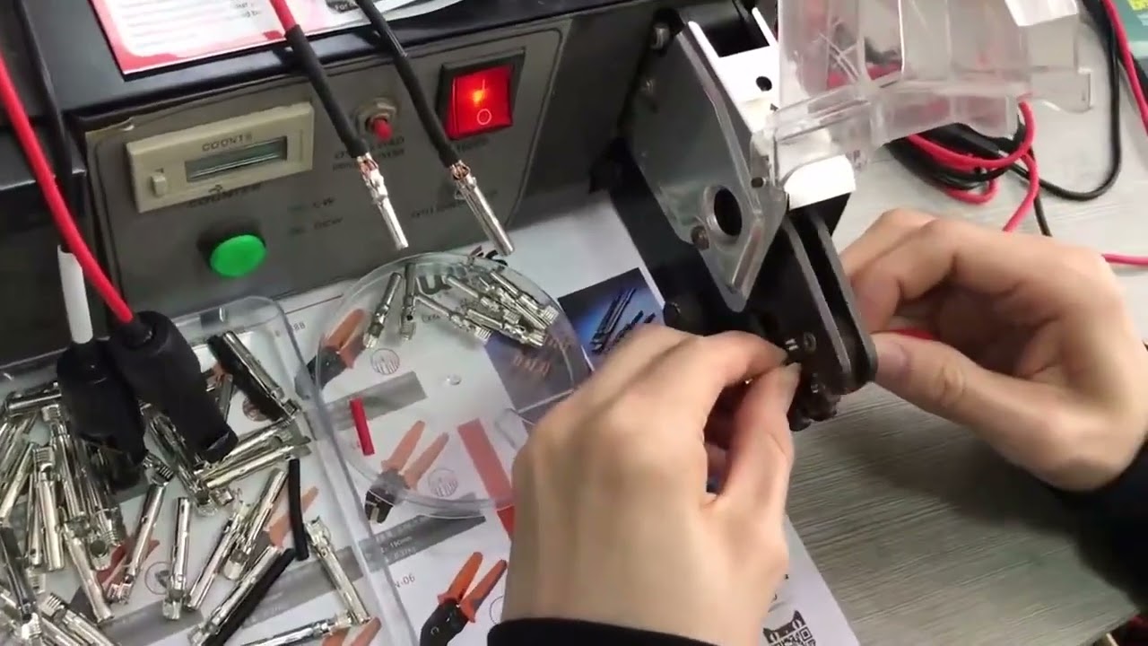 Nový elektrický krimpovací stroj EM6B2 PRO – odizolování, stříhání a krimpování drátů v jednom