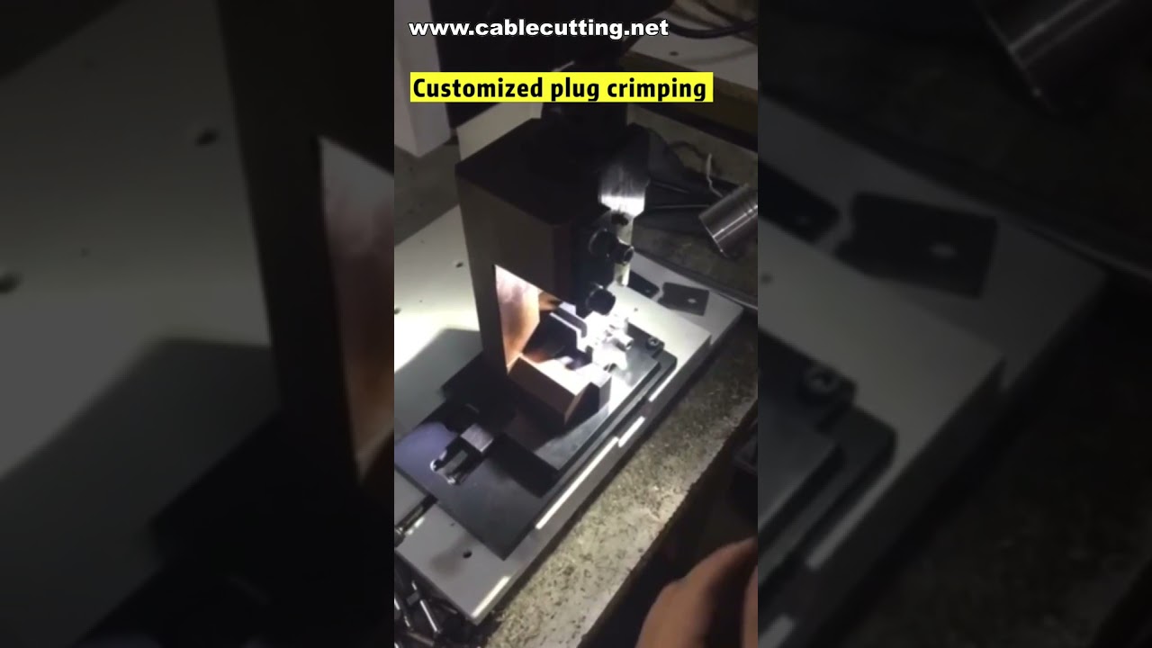 Krimpovací stroj na elektrické terminály a ploché vodiče – efektivní výroba