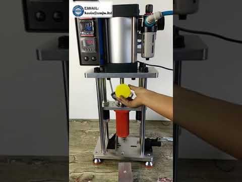 Laboratorní vertikální vstřikovací lis 60g pro PVC, TPE, PP, PE – tvarování plastů